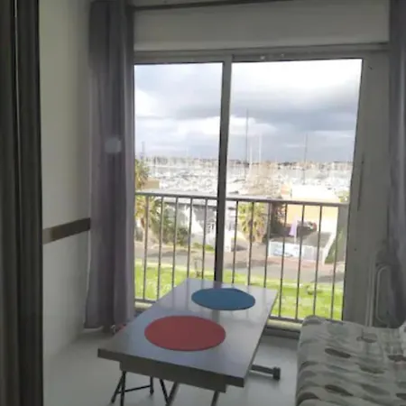 Apartament With Nice View On The Port *