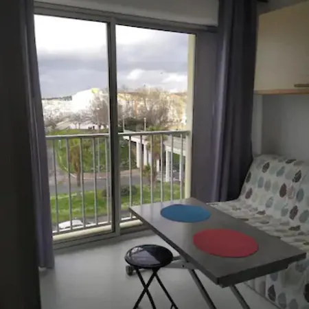 Apartament With Nice View On The Port *